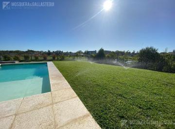 Casa · 160m² · 4 Ambientes · Casa en Venta en Santa Elena