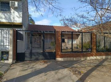 Casa de 3 ambientes, Almirante Brown · Casa con Amplio Terreno, Apta Credito