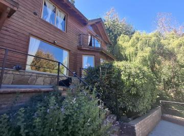 Casa · 750m² · 5 Ambientes · 2 Cocheras · Casa en Venta en Pasaje Trabunco San Martin de Los Andes