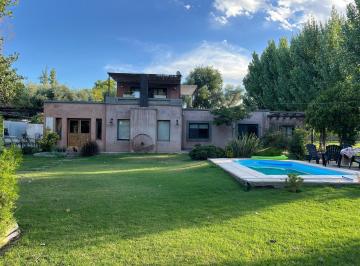 Casa · 297m² · 9 Ambientes · 2 Cocheras · Casa en Bermejo