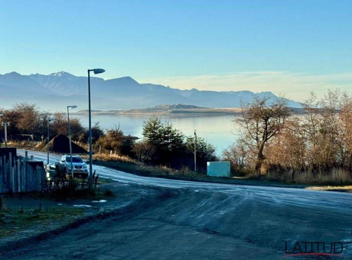 Terreno · 892m²