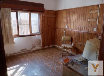 Casa · 110m² · 6 Ambientes · 1 Cochera · Casa en Venta - 3 Dorm. 1 Baño - Cochera - 480 m² - Moquehua