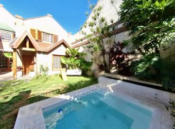 Casa · 180m² · 5 Ambientes · 4 Cocheras · Casa en Banfield Oeste