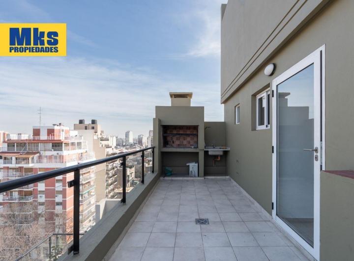 Venta. Semipiso. 3 Ambientes. Cochera Fija y Cubiera.