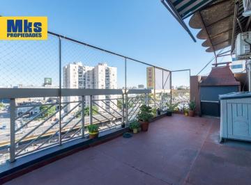 Departamento · 63m² · 4 Ambientes · 1 Cochera · Hornos 830