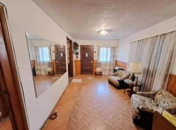 Casa · 75m² · 4 Ambientes · Casa en Venta - 3 Dorm. 2 Baños - Quilmes