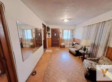 Casa · 75m² · 4 Ambientes · Casa en Venta - 3 Dorm. 2 Baños - Quilmes