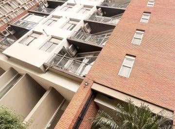 Departamento · 65m² · 3 Ambientes · Departamento de 3 Ambientes en Imponente Torre en Las Cañitas - Alquiler o Venta