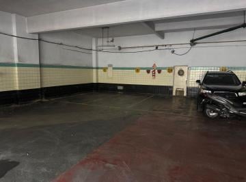 Garage · 10m² · Av Las Heras 2130