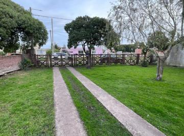 Casa · 88m² · 3 Ambientes · 1 Cochera · Venta Casa 3 Ambientes Barrio Atlantida con Gran Parque