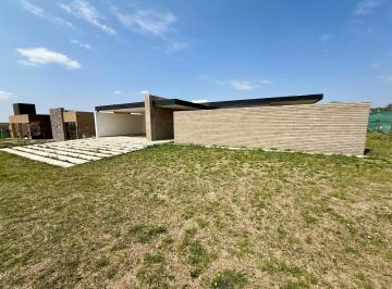 Casa · 250m² · 7 Ambientes · 2 Cocheras · Casa en La Cercania Mendiolaza