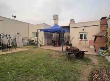 Casa · 85m² · 5 Ambientes · Casa 5 Ambientes en Venta en Morón