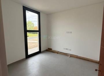 Casa · 188m² · 5 Ambientes · Casa en Venta en San Sebastian, Escobar, G. B. a. Zona Norte