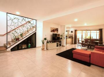 Casa · 180m² · 4 Ambientes · 2 Cocheras · Solares de Manantiales, Duplex Tres Dorm.. Amplio.