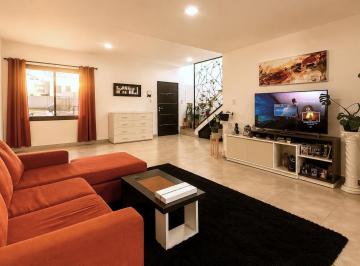 Casa · 180m² · 4 Ambientes · 2 Cocheras · Solares de Manantiales, Duplex Tres Dorm.. Amplio.