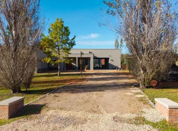 Casa · 157m² · 4 Ambientes · 5 Cocheras · Chacra en La Primavera
