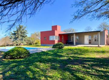 Quinta vacacional · 107m² · 2 Dormitorios · Casa Quinta en Hornero - Altos de Winifreda