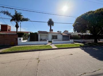 Casa · 109m² · 4 Ambientes · 1 Cochera · Casa 2 Dorm. Gran Patio | Apto Crédito