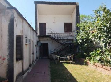 Casa · 197m² · 8 Ambientes · 2 Cocheras · Venta Casa B. Belgrano Sde