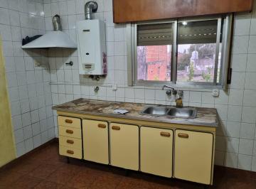 Casa de 3 ambientes, Quilmes · Casa con Locales en Solano