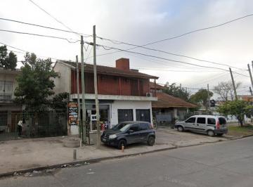 Casa de 3 ambientes, Quilmes · Casa con Locales en Solano
