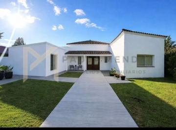 Casa · 200m² · 5 Ambientes · 4 Cocheras · Casa en Venta en Santa Teresa, Villanueva, Tigre
