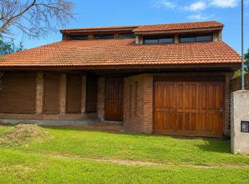 Casa · 248m² · 4 Ambientes · 2 Cocheras · Venta Casa 4 Ambientes Construcción El Grosellar