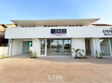 Local comercial · 140m² · 2 Cocheras · Local en Alquiler