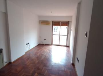 Departamento · 60m² · 3 Ambientes · Alquiler 2 Dorm., Frente, Balcón