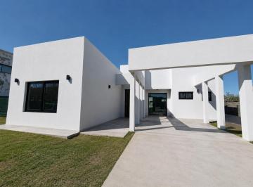 Casa · 162m² · 4 Ambientes · 2 Cocheras · Casa en Venta en San Lucas