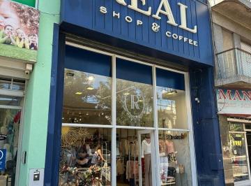 Local comercial · 414m² · 4 Ambientes · Local Comercial en Alquiler en Barrio Echesortu Amplio Luminoso Exelente Estado