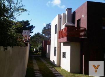 Casa · 50m² · 3 Ambientes · 1 Cochera · Casa en Venta - 2 Dorm. 2 Baños - 70 m² - La Lucila del Mar