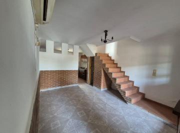 Casa de 4 ambientes, Esteban Echeverría · Casa a Reciclar en Monte Grande con Cochera y Pileta. Gran Potencial