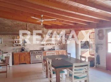 Casa · 232m² · 7 Ambientes · 2 Cocheras · Venta de Casa 5 Dorm.
