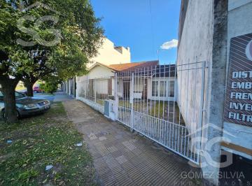Casa · 60m² · 2 Ambientes · 2 Cocheras · Casa en Alquiler 2 Ambiente, Patio, Garaje Hurlingham