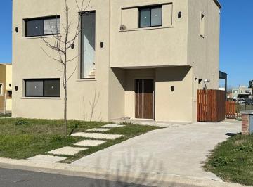 Casa · 140m² · 5 Ambientes · 1 Cochera · Moderna Casa de Dos Plantas a Estrenar en San Pablo, Pilar, 5 Ambientes, 4 Dorm., Lote Intern