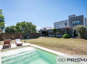 Casa · 240m² · 11 Ambientes · 4 Cocheras · Casa - 3 Dorm - La Morada Villa Allende