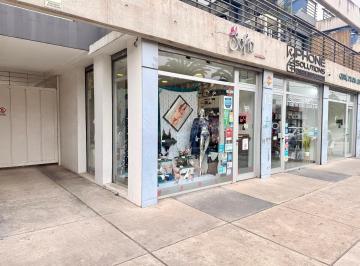 Local comercial · 45m² · Latorre Prop. Alquila Local Comercial S/ Av Jara