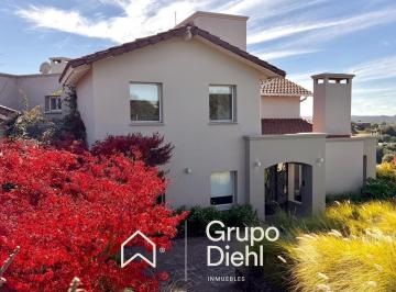 Casa · 650m² · 4 Ambientes · 6 Cocheras · Propiedad en Venta en Country Estancia Q2
