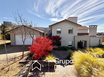Casa · 650m² · 4 Ambientes · Casa 4 Dorm. con Vistas Panorámicas en Venta en Estancia Q2