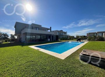 Casa · 210m² · 6 Ambientes · 2 Cocheras · Venta Casa 6 Ambientes Terralagos Canning