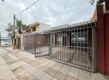 Foto · Alquiler Galpón con 2 Cocheras - B° Bella Vista