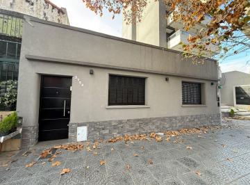 PH · 68m² · 3 Ambientes · PH en Alquiler de 3 Ambientes con Patio