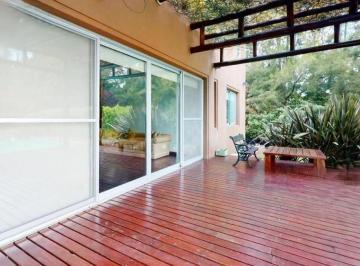 Casa · 287m² · 6 Ambientes · 2 Cocheras · Casa en Venta - 3 Dorm. 4 Baños - Cochera - 3.650 m² - La Plata