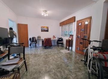 Casa · 84m² · 4 Ambientes · Casa Interna Unica en Venta en Dean Funes Al 500:impecable