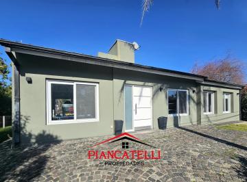 Casa · 140m² · 4 Ambientes · Casa en Venta en Banco Provincia con 3 Ambientes
