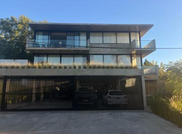 Departamento · 90m² · 3 Ambientes · 2 Cocheras · Departamento en Alquiler en City Bell