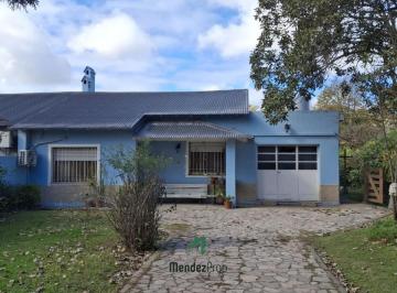 Casa · 66m² · 3 Ambientes · 1 Cochera · Casa Quinta con Piscina Sobre Amplio Lote | Spegazzini