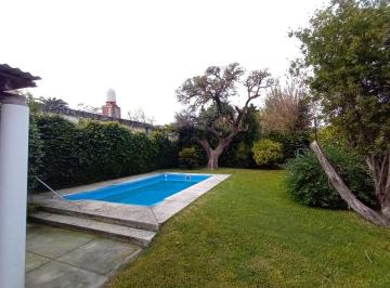 Casa · 139m² · 5 Ambientes · 1 Cochera · Casa 5 Ambientes con Parque Piscina y Quincho