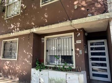 Departamento · 150m² · 8 Ambientes · Departamento en Banfield Oeste